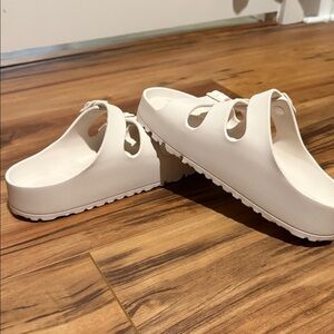Women's off white (more of a cream) Papillio Birkenstock S  39